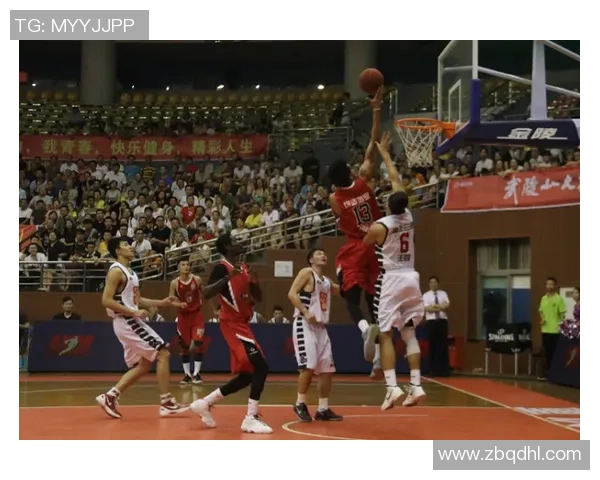 重庆篮球队盯防策略分析与比赛表现的得失评估